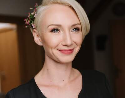 Ela Zimniak makeup and hair
