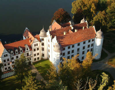 Hotel Podewils - XV-wieczny Zamek Rycerski w Krągu